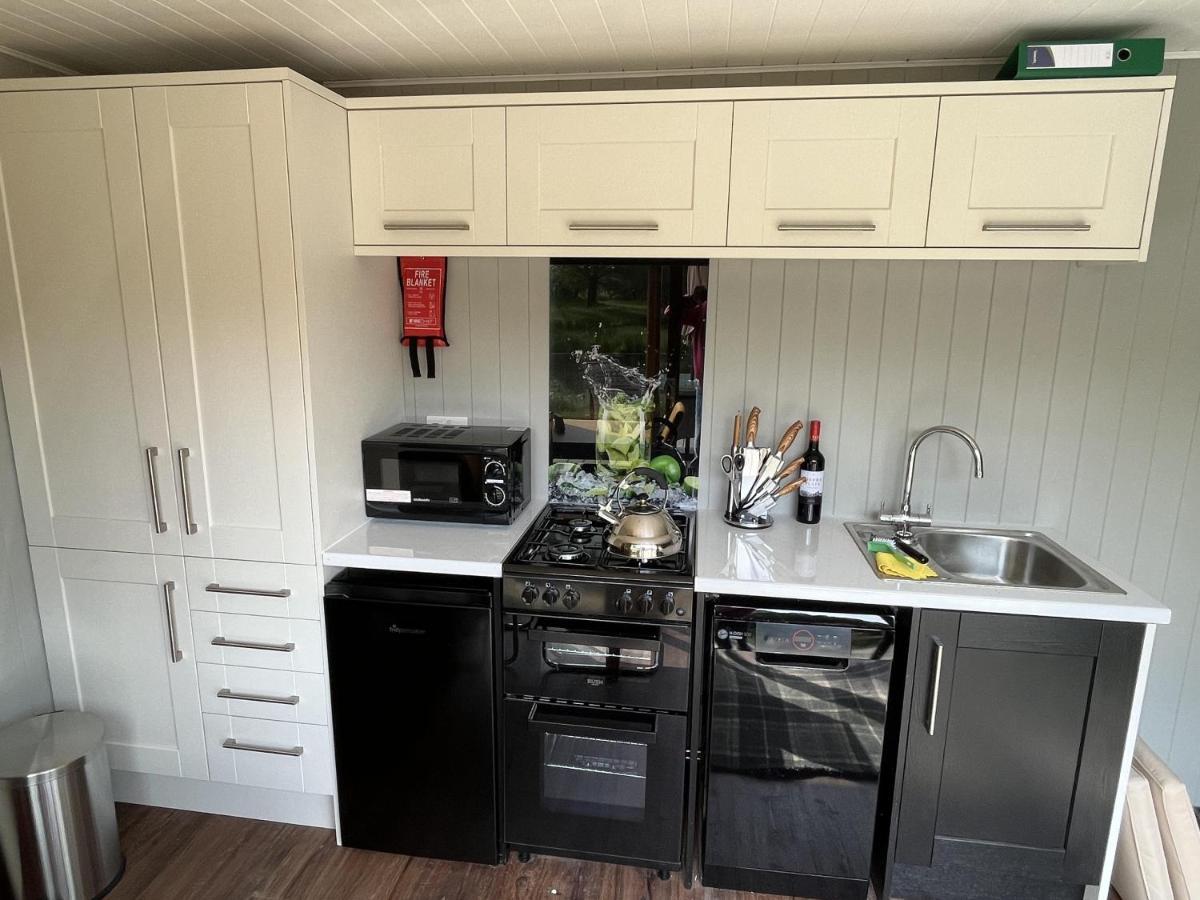 Oak Boutique Lodge Includes Hot Tub Air Con & Dog York Dış mekan fotoğraf